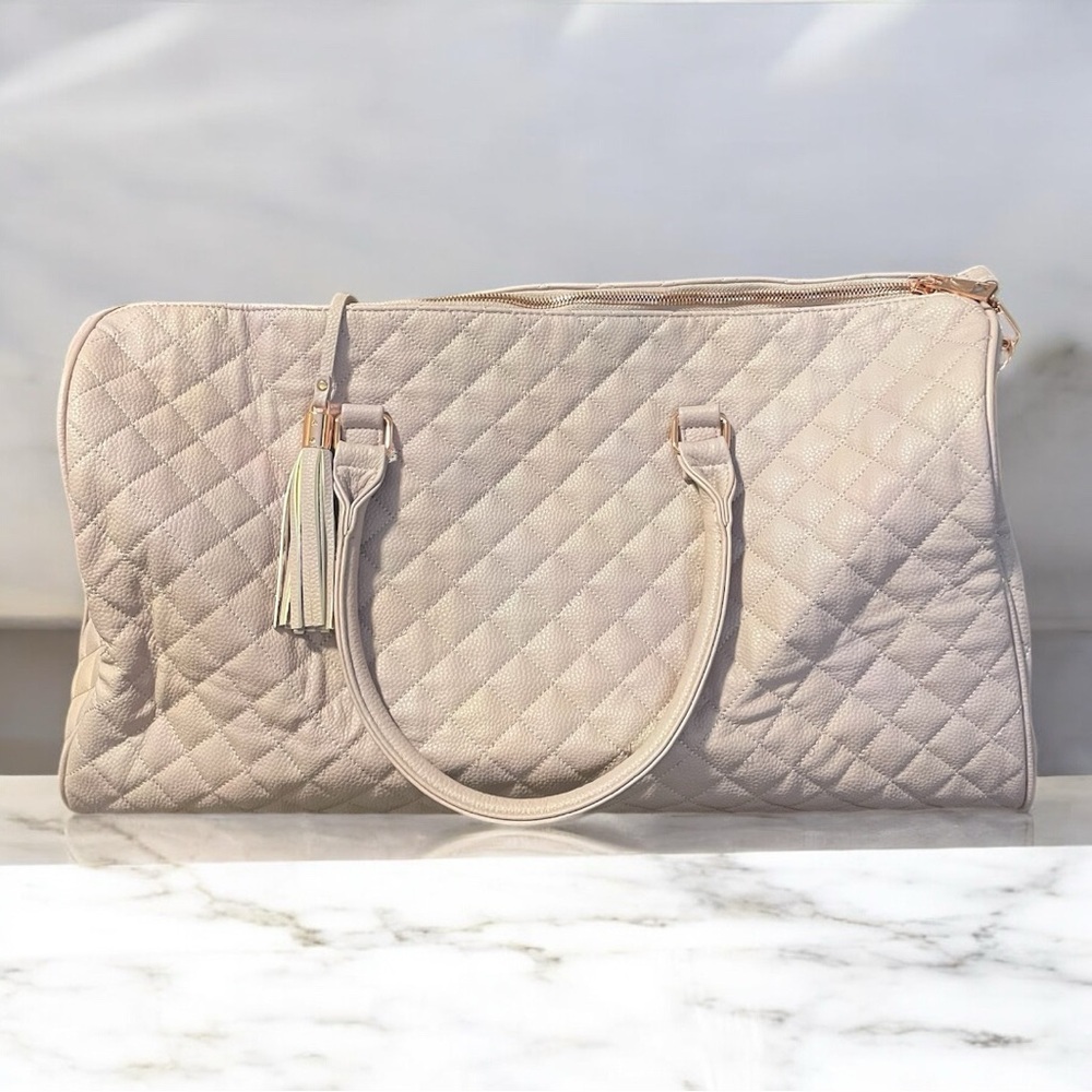 Elegant Cream Quilted Travel Bag